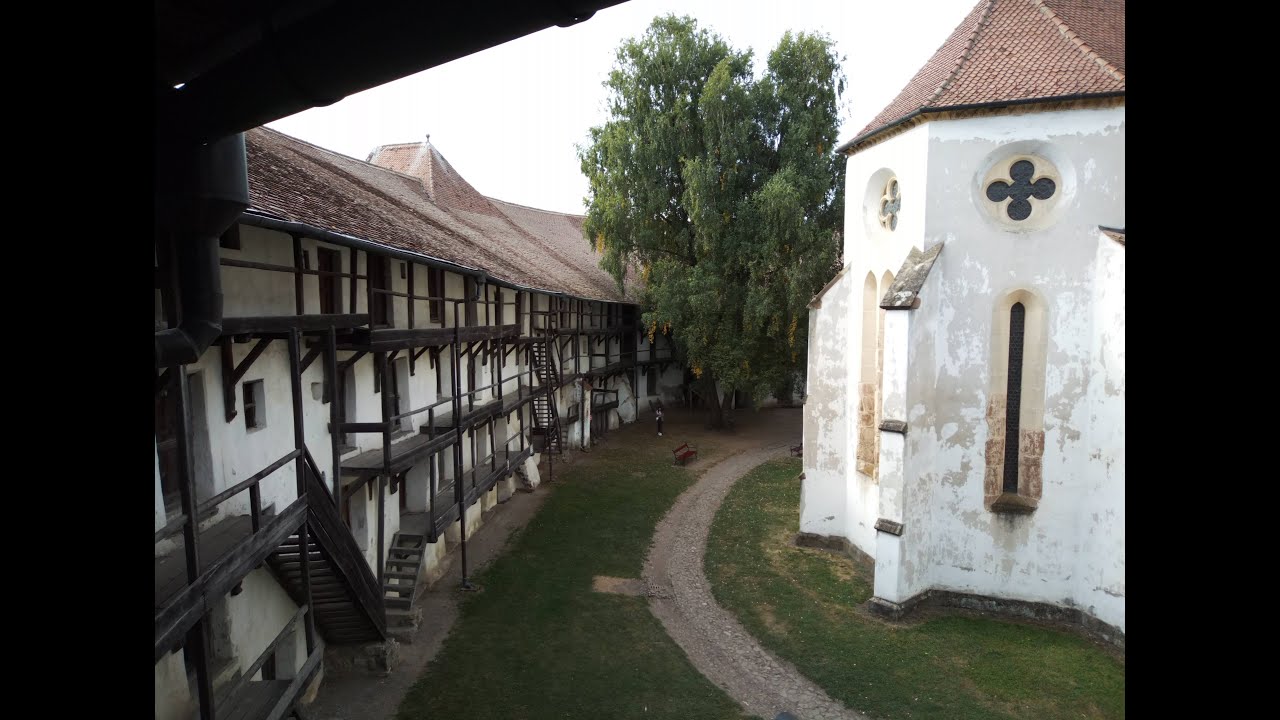 Kości&oacute;ł warowny w Prejmer