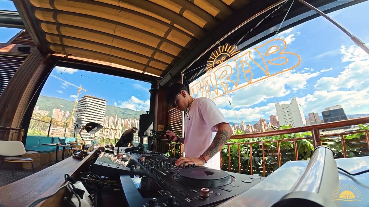 Medellin Rooftop Deep House Mix by Mak11ud (Mambo Brothers, &ME, Upercent) - Tarab Sessions