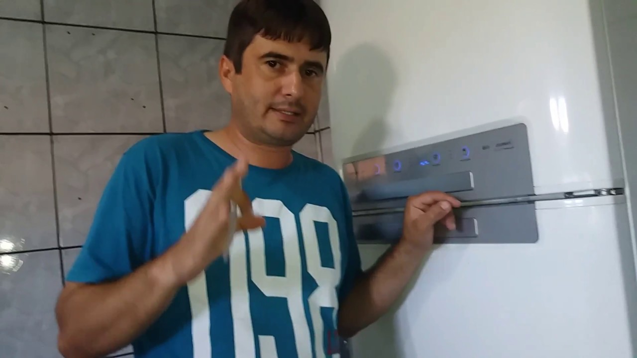 Geladeira DF50 apitando continuamente e não gela em baixo