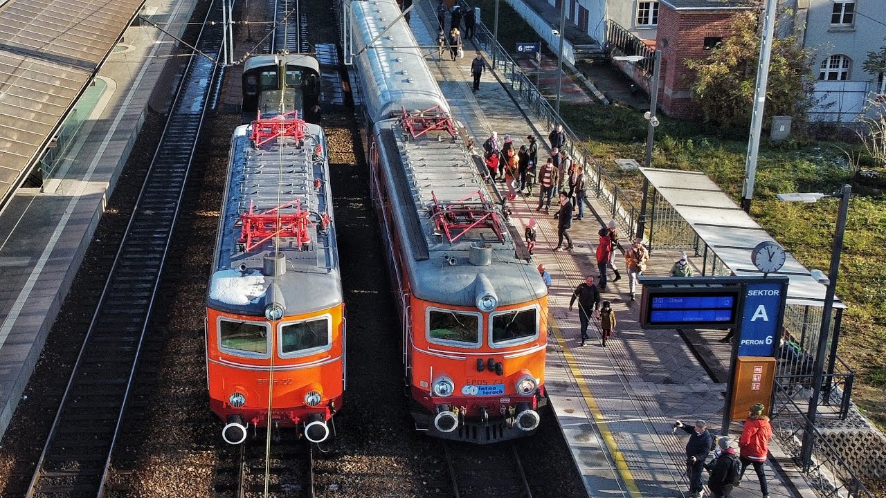 Wrocław Gł., pociąg retro TurKol.pl LEŚNIK z lokomotywą EP05-23