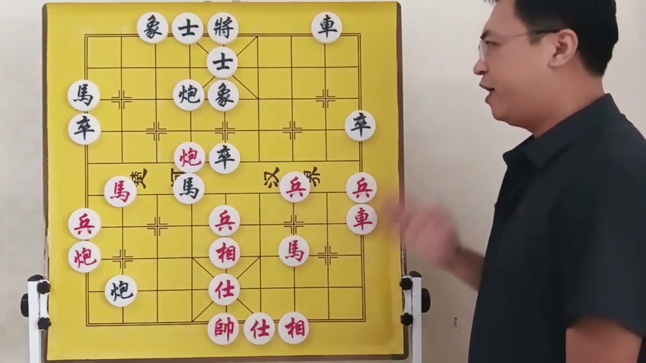 曹岩磊封神局，一辈子难见一次的巅峰 #中国象棋 真正的巅峰对决，曹岩磊VS黄光颖；对挺兵卒的教科书，从未被超越的经典！#曹岩磊 #喜欢象棋关注我