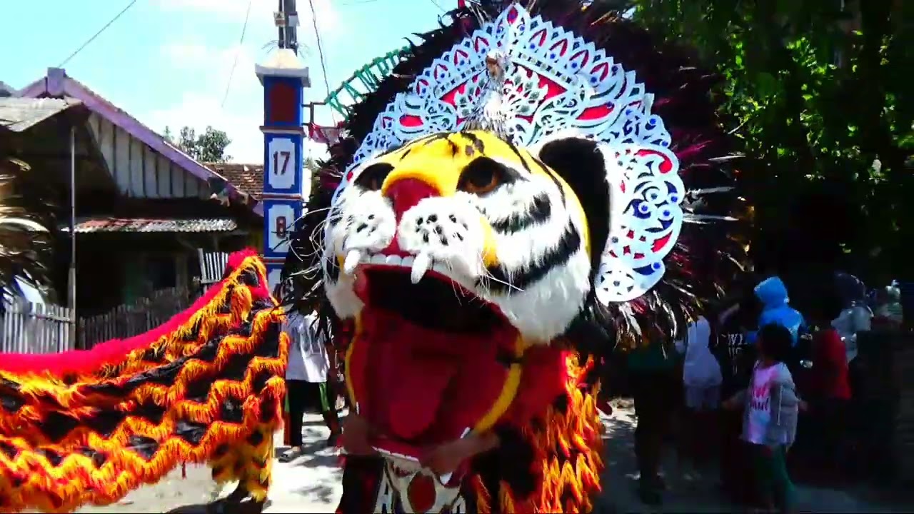 KIRAB MERIAH BARONGAN KUSUMOJOYO DI DESA KALICILIK DEMAK ACARA KHITAN