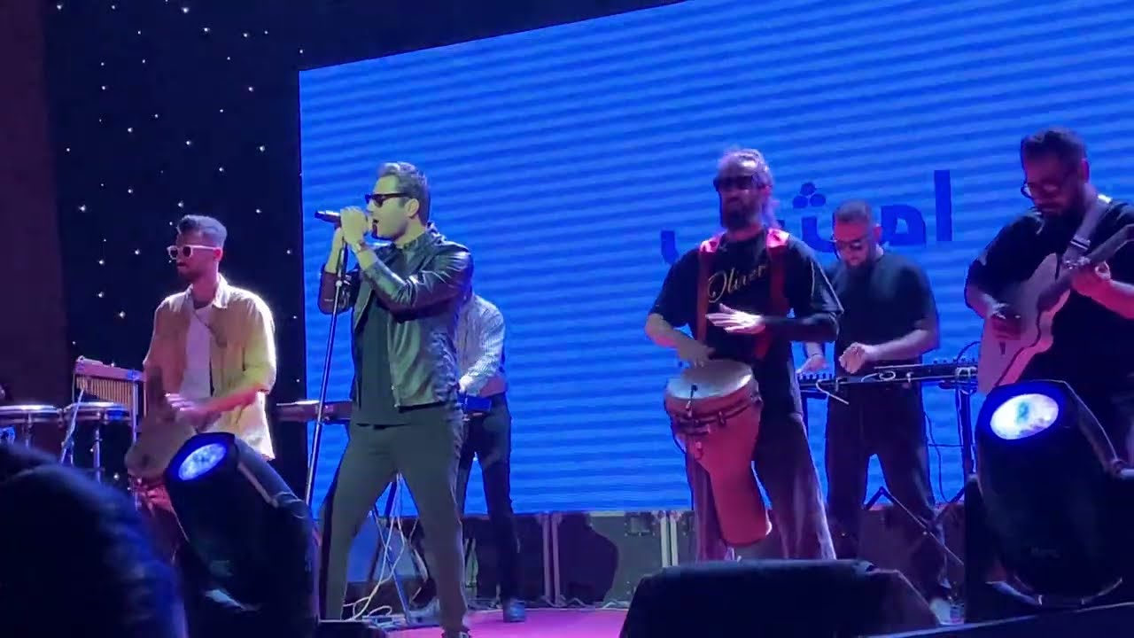 Mehdi Ahmadvand - Dorooghe (Live In Concert)
