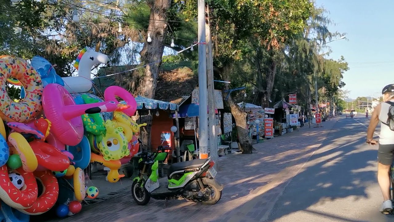 Det här är vårt hus och omgivningarna i Thailand!
