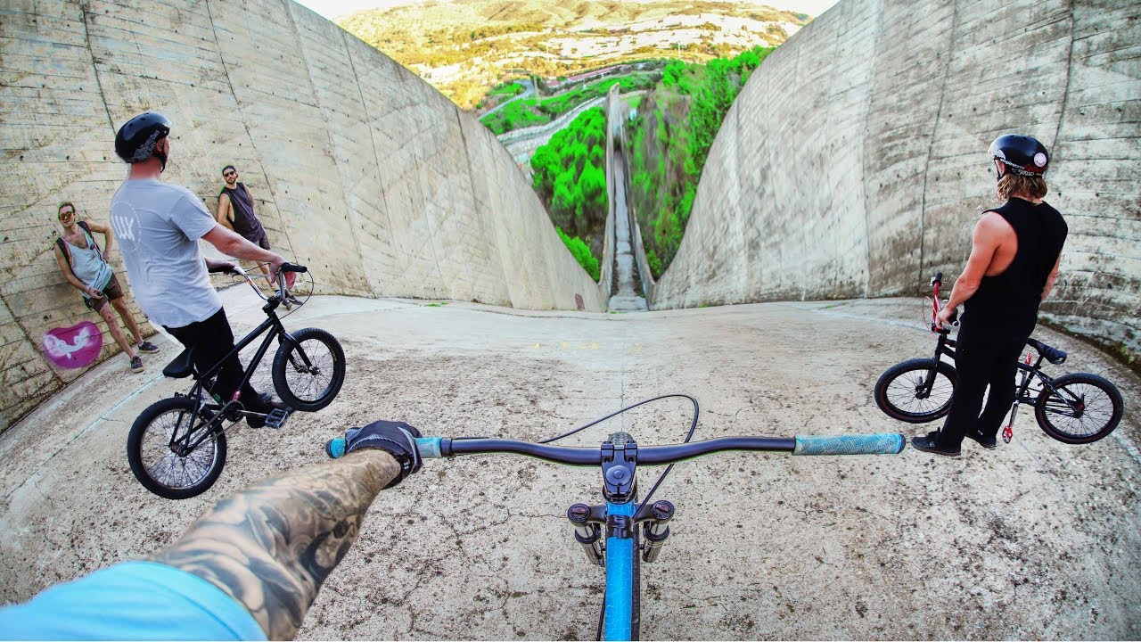 MTB VS BMX HILLBOMB RACE