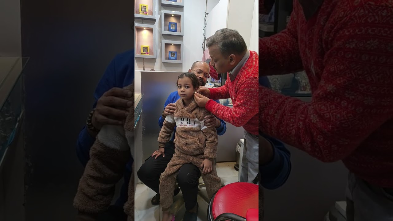 Misty Ear piercing karwa rhi hai