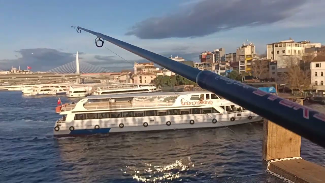 Galata köprüsü güzel izmarit yapıyor vakti olan değerlendirsin 