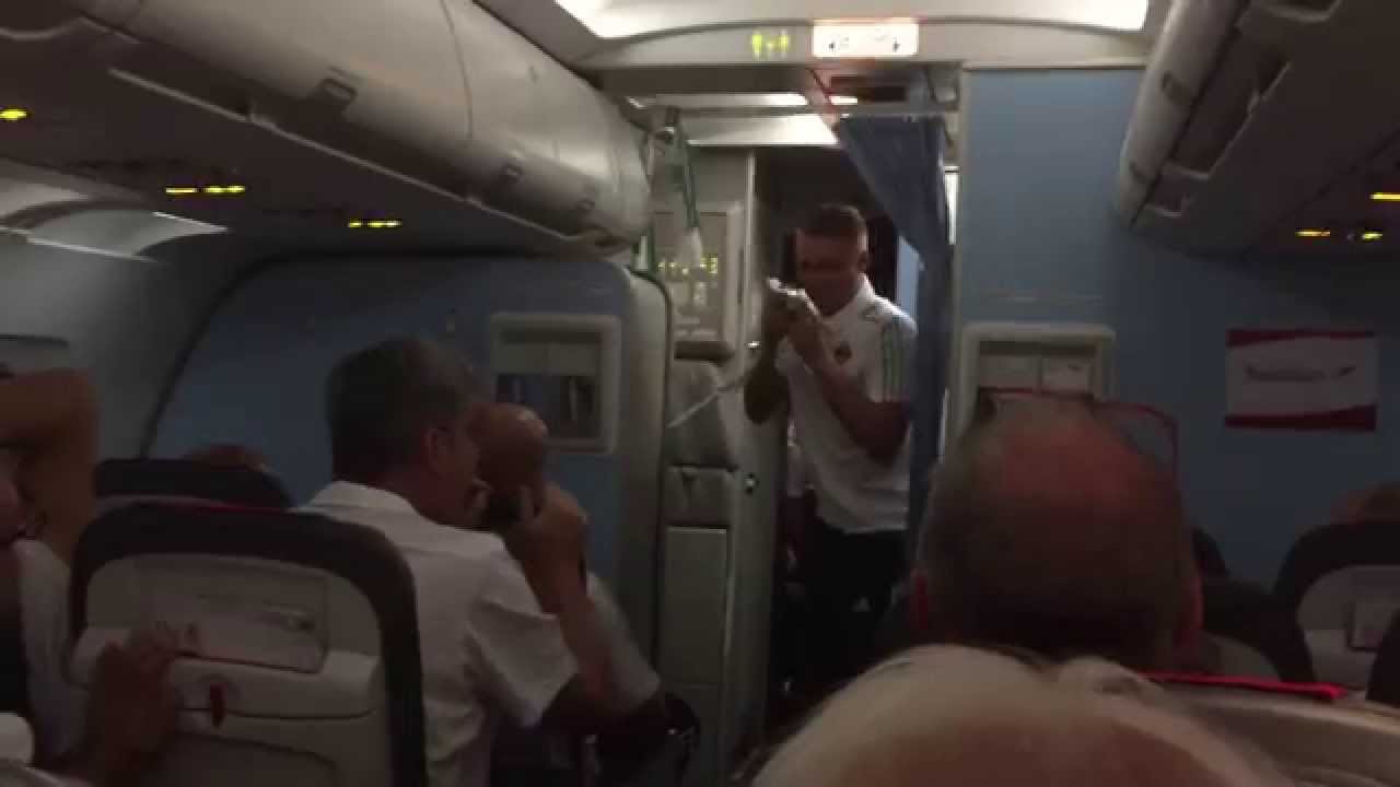 Stimmung pur im Flieger von Amsterdam nach Wien