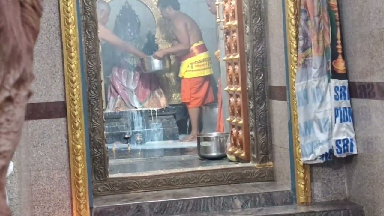 ஸ்ரீ வில்லரசம்பட்டி மகா மாரியம்மன் சாமிக்கு படைக்கலம் அழைப்பிதழ் மற்றும் அம்மன் அபிஷேகம்