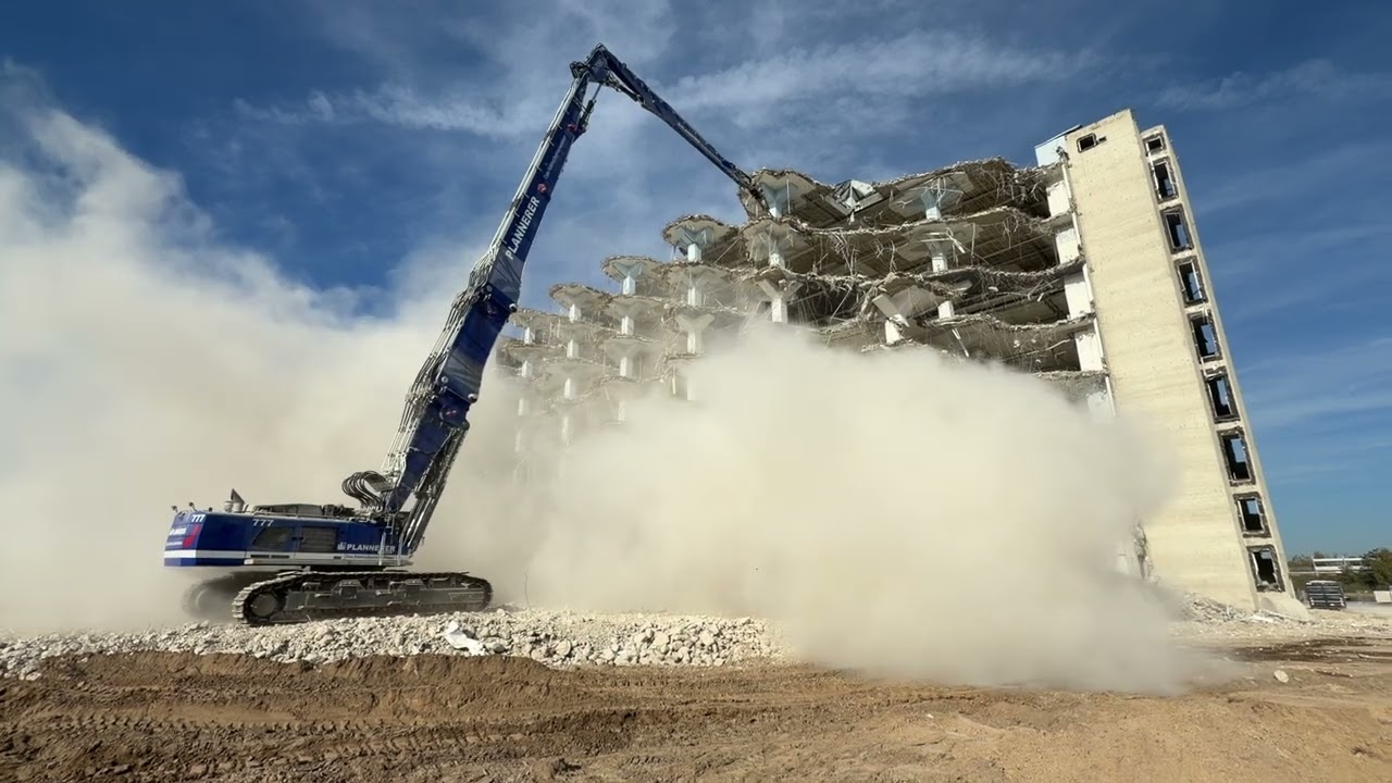 Longfront Liebherr R980: Der Abriss beim alten Herlitz-Logistik-Zentrum in Falkensee geht voran!