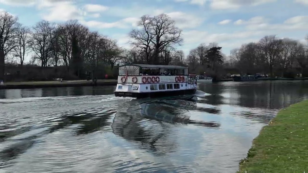 Windsor - Walk in the Brocas Park on a Sunny Day #windsor #windsorcastle