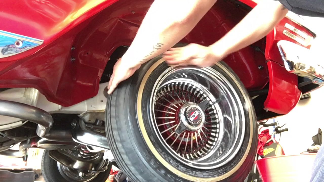 Lowrider whitewall cleaning