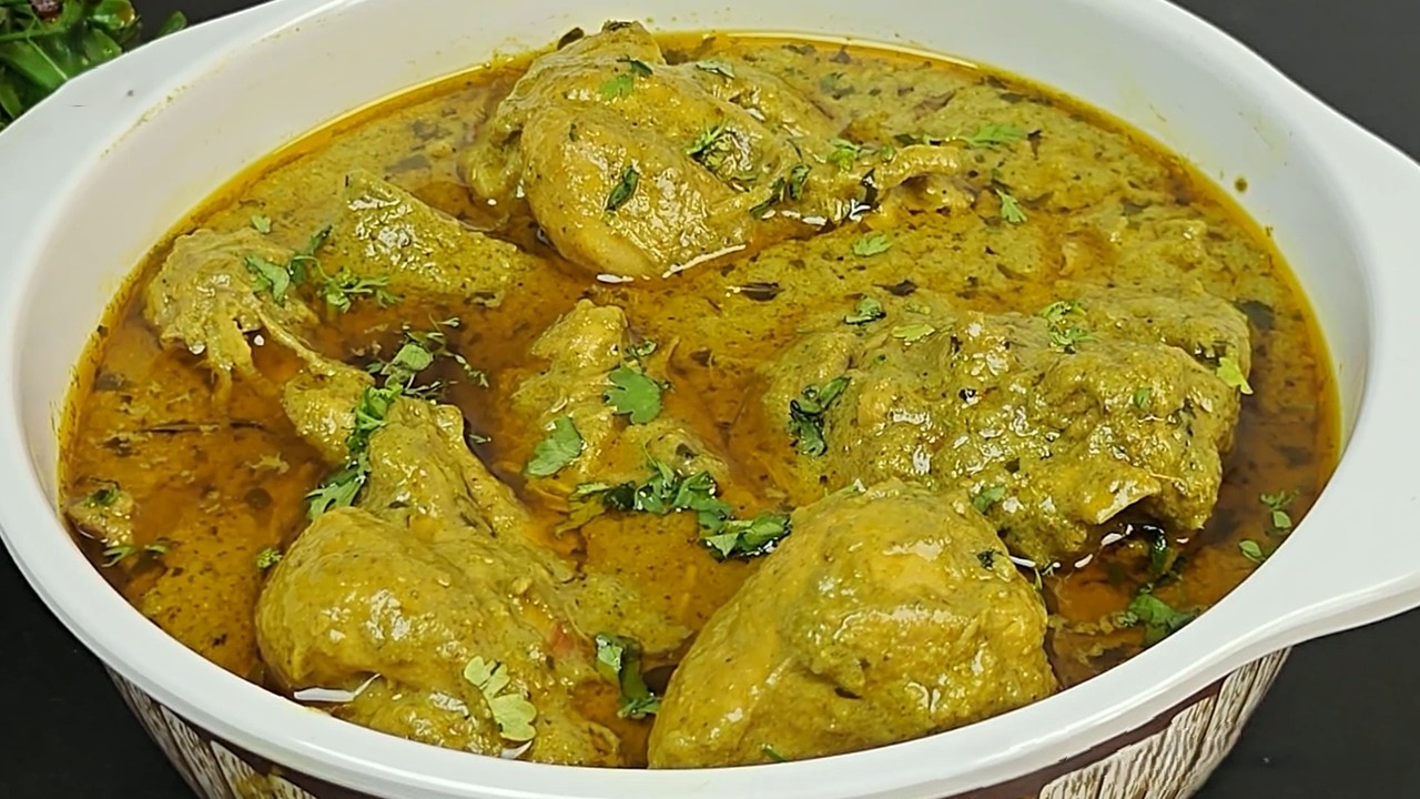 Hyderabadi Hara Masala Chicken | Hariyali Chicken Korma | Hyderabadi Green Chicken Recipe