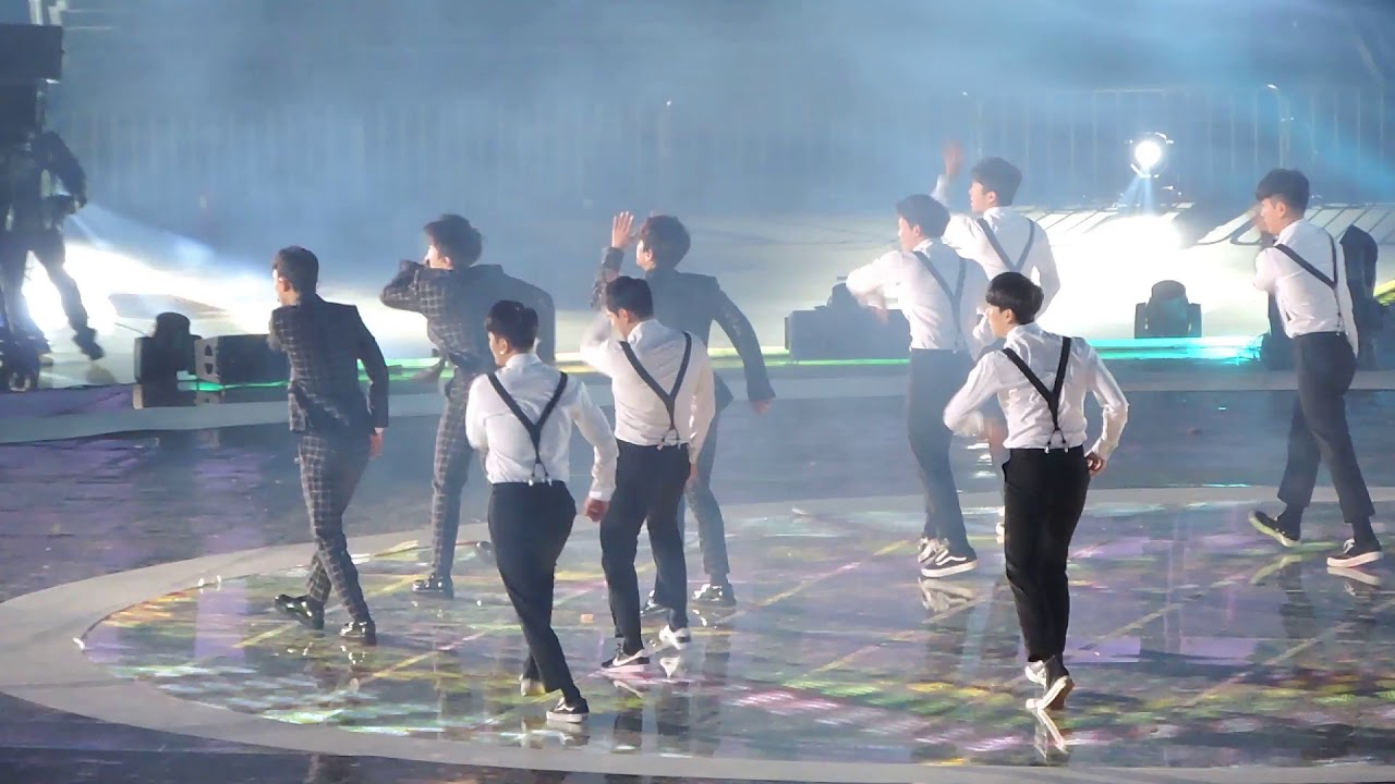 [FANCAM 직캠] 171104 EXO CBX 엑소 첸백시 - 