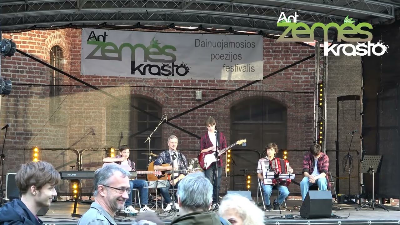 Erastas Murauskas ir grupė Raudondvario daigai 