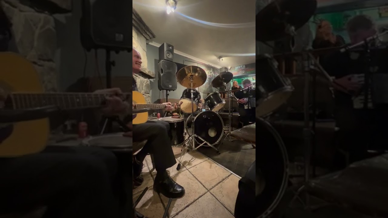 CANADIAN BARN DANCE - LOCH DUBH BAND