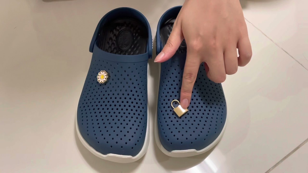 How to put Jibbitz in Crocs Literide