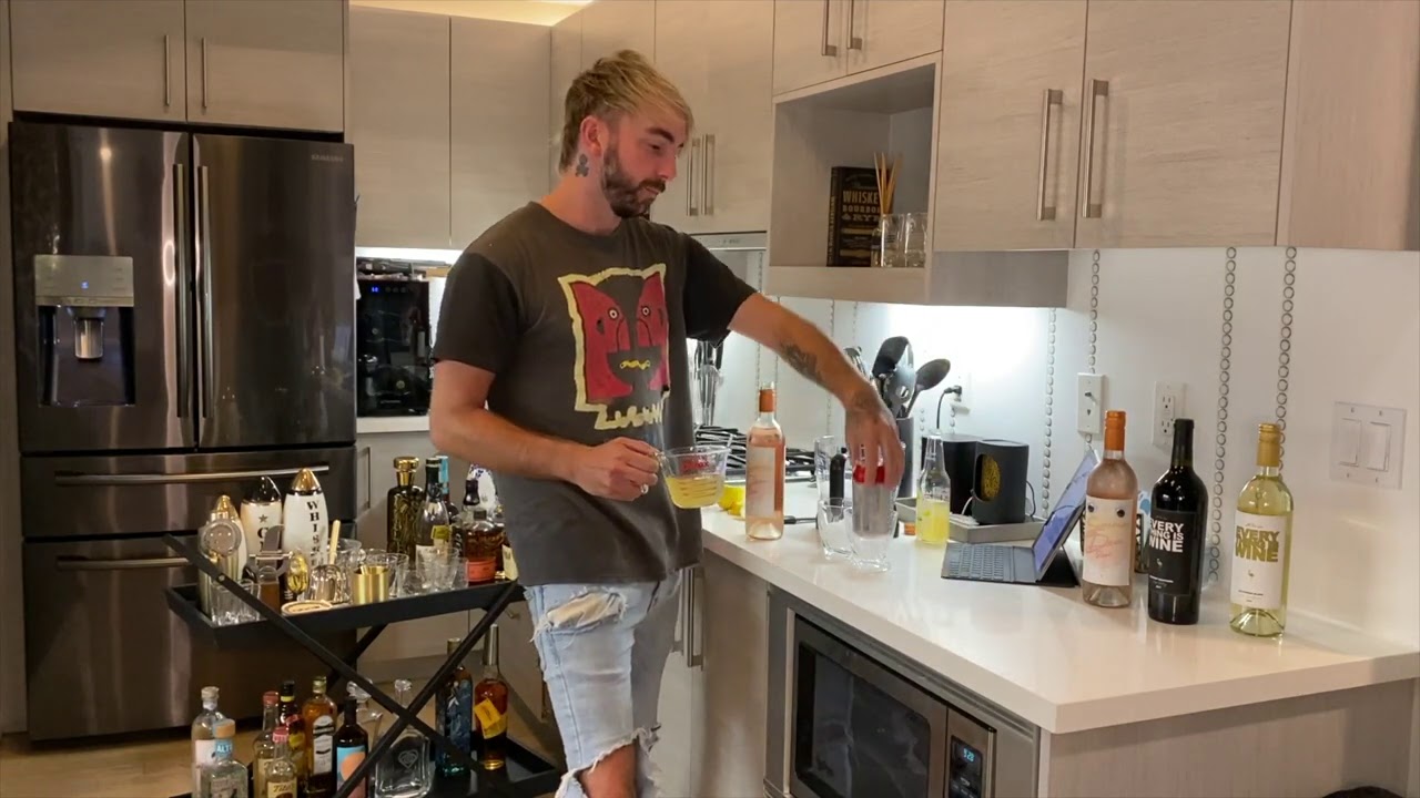 Summer Daze Rosé Recipes: Wake Up Sunshine Strawberry Lemonade Rosé Cocktail