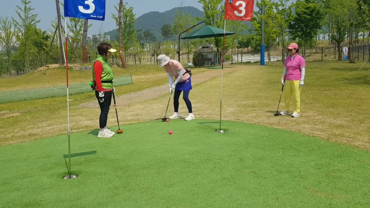 세종시 종촌동 50대 전속모델 3인방이 아주 오랜만에  모였습니다~중앙공원 파크골프장에서 즐감하시기 바랍니다~~
