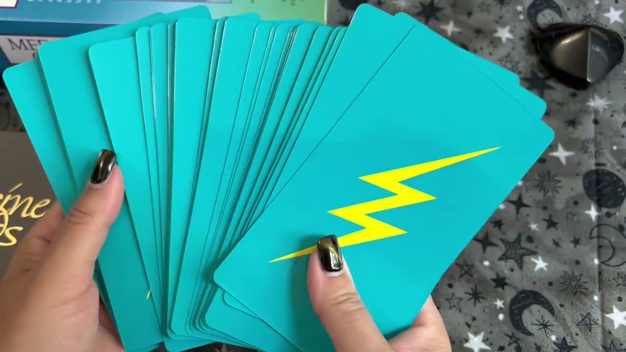 Medicine Cards / Spirit Animal Oracle, Flip Through