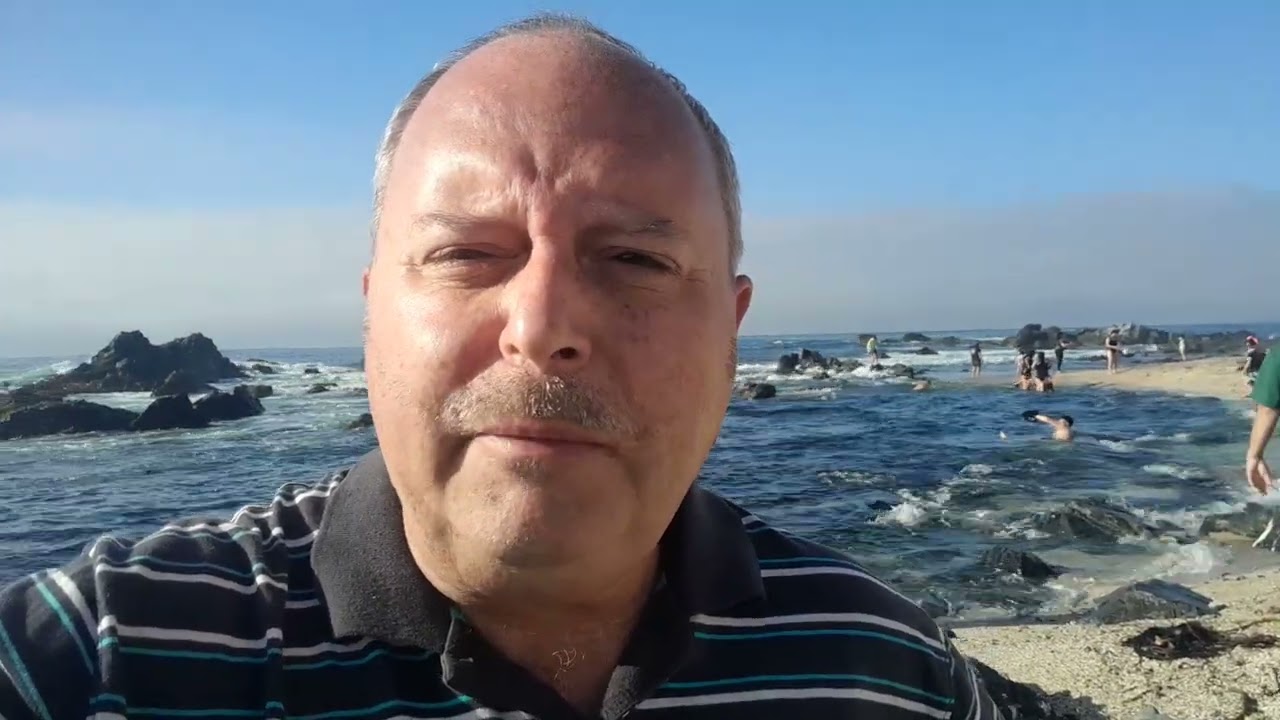 Geomorfologia litoral en la costa del Pacifico Sur: Playa Carvallo en Valparaiso, Chile, 2026.