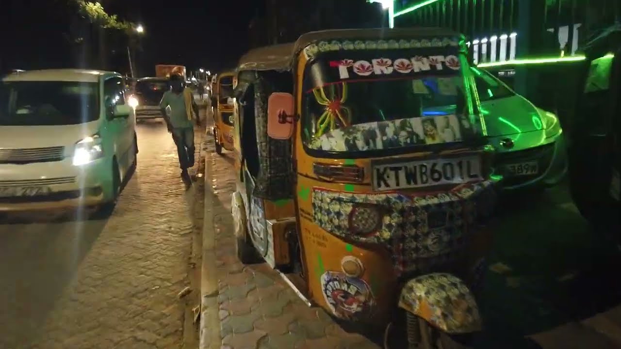 Bamburi Vibes at night ''Come we party'' ##Bamburi es un ambiente, ven a la fiesta//The Foot Steps