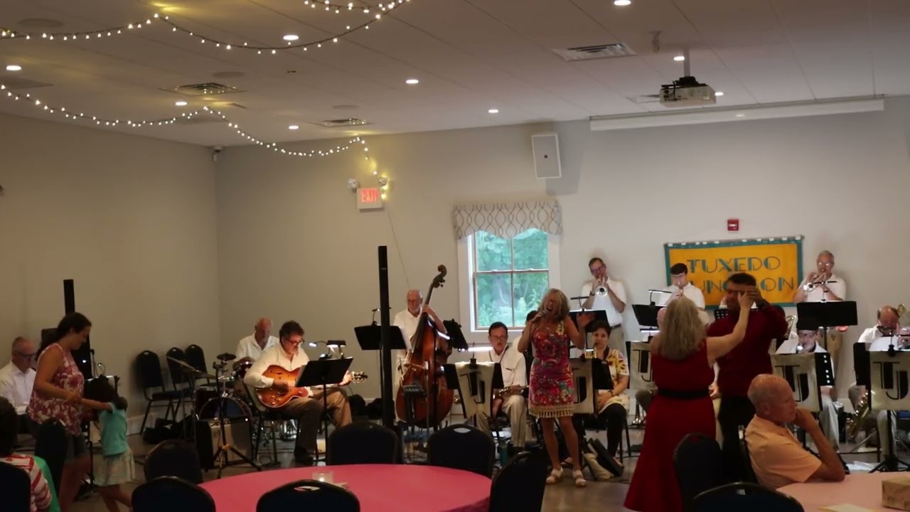 Skylark - Tuxedo Junction  with guest vocalist April Marie