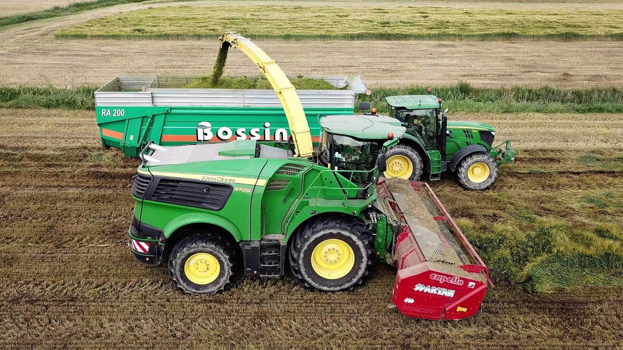 Trinciato orzo 2021 | John Deere 9700i & Capello Spartan 610
