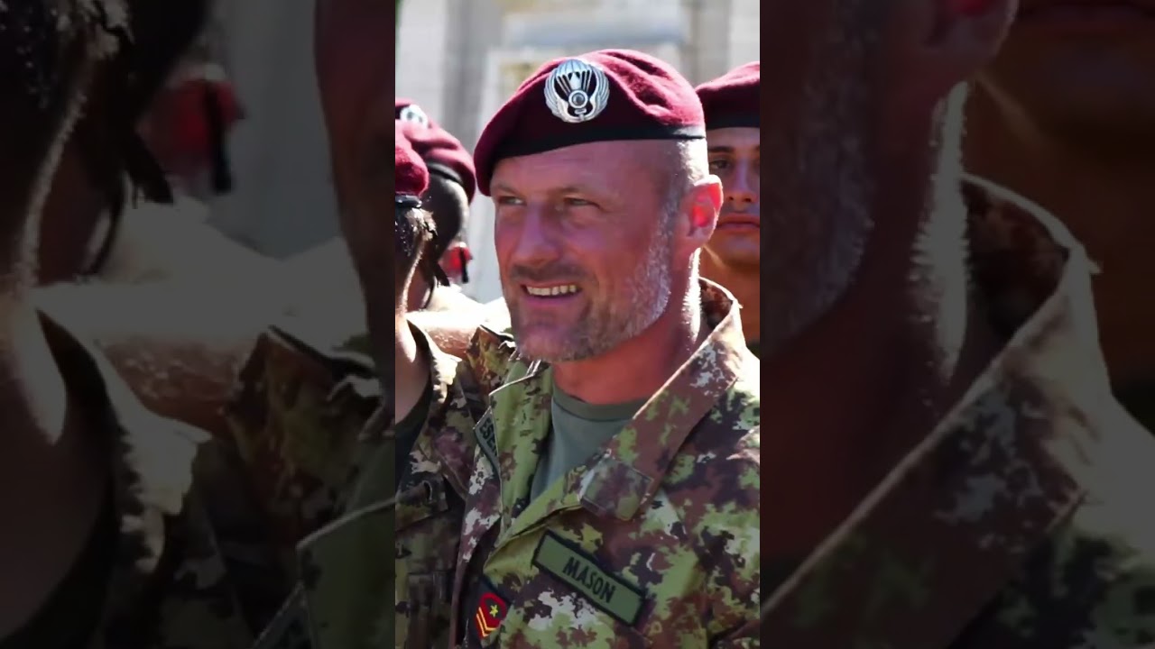 Consegna Basco amaranto a 256 VFI dell'Esercito Italiano