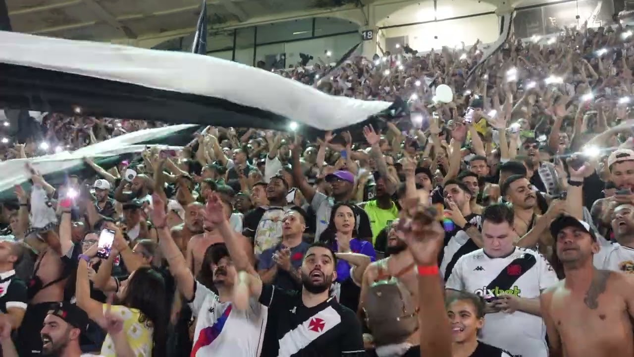 TORCIDA DO VASCO CANTA SAMBA DA UNIDOS DA TIJUCA | VASCO 3 X 0 Operário