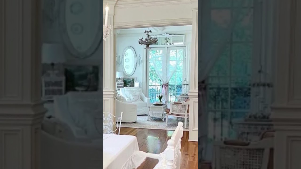 White Shabby Chic Vintage