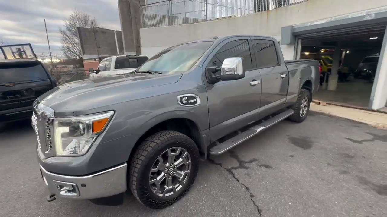 2017 Nissan Titan Cold Start and Walkaround