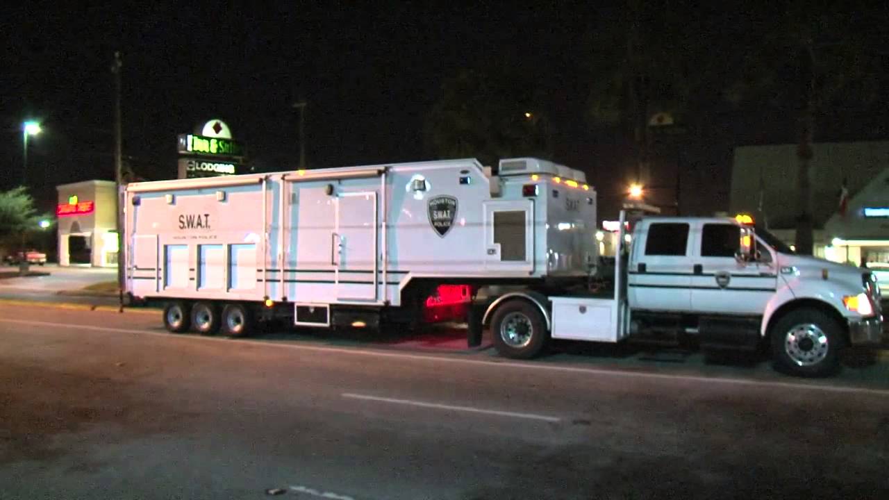 Arrest of Baytown murder suspect captured on video