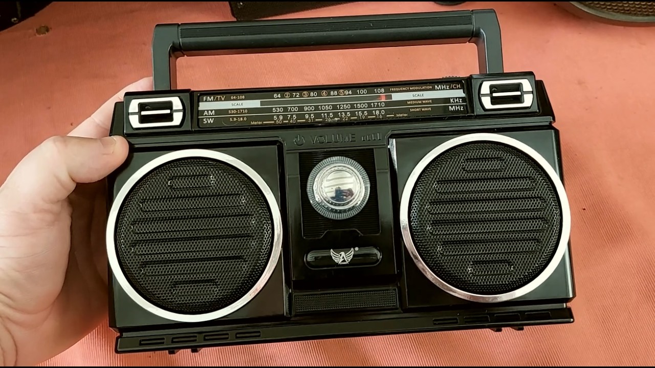 O Que tem dentro do Rádio Altomex Modelo  AD - 8120? Vamos Descobrir?
