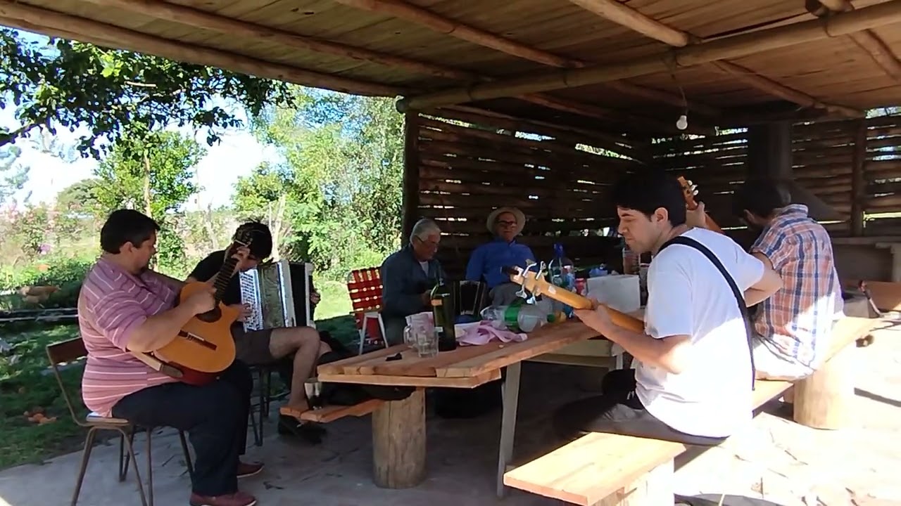 Suena LA HUÉRFANA (de Isaco Abitbol y Ernesto Montiel) Los Paiubreros en compañía de Quique Sheridan