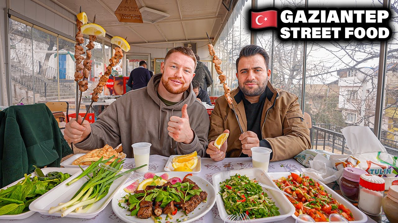 Gaziantep Food Tour 5 - Nohut Dürüm und Kebabs mit dem Künefe König