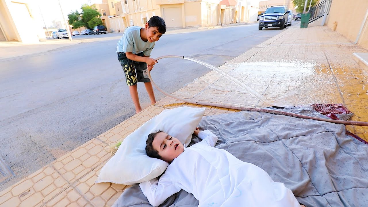 الياس يستلط على الطفل عبودي !