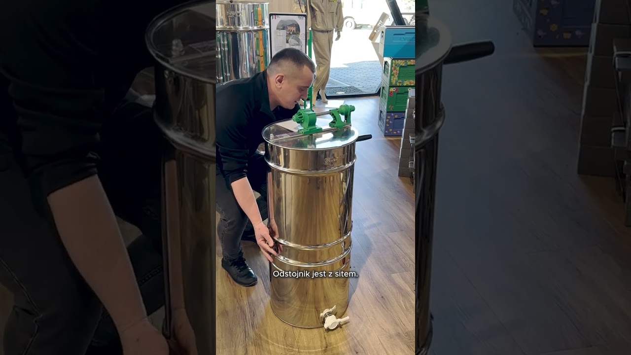 Miodarka diagonalna 2-ramkowa z odstojnikiem i sitem - SAF Natura - COMPATTO