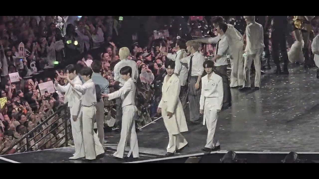 Kcon LA Mcountdown 2025 Day1 closing walk (mostly ZB1 focused) 