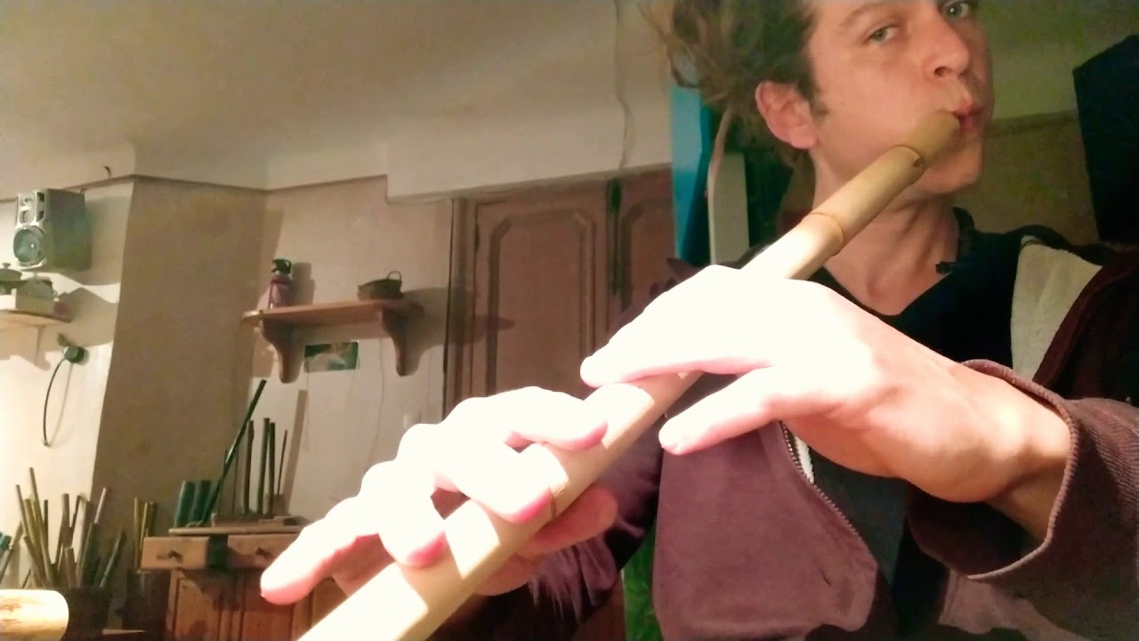 Gasba Khmassy pro fabriqu&eacute;e par Lucas Fovet