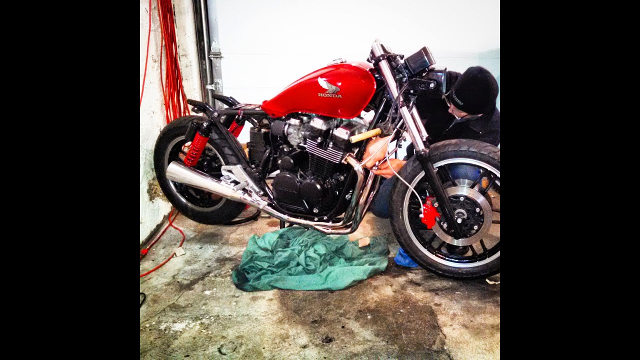 1984 cb650sc Cafe Racer Montage/ Build.