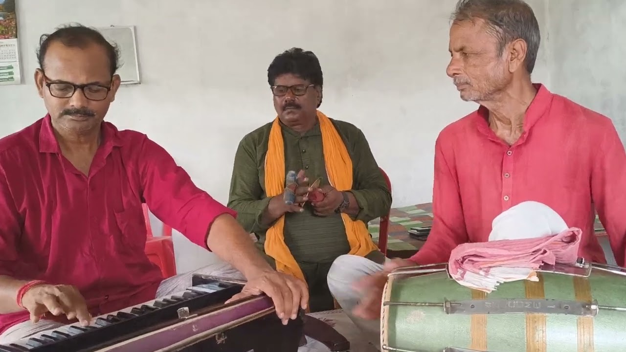 पांव पड़ूं तोरे श्याम ब्रज को लौट चलो ।