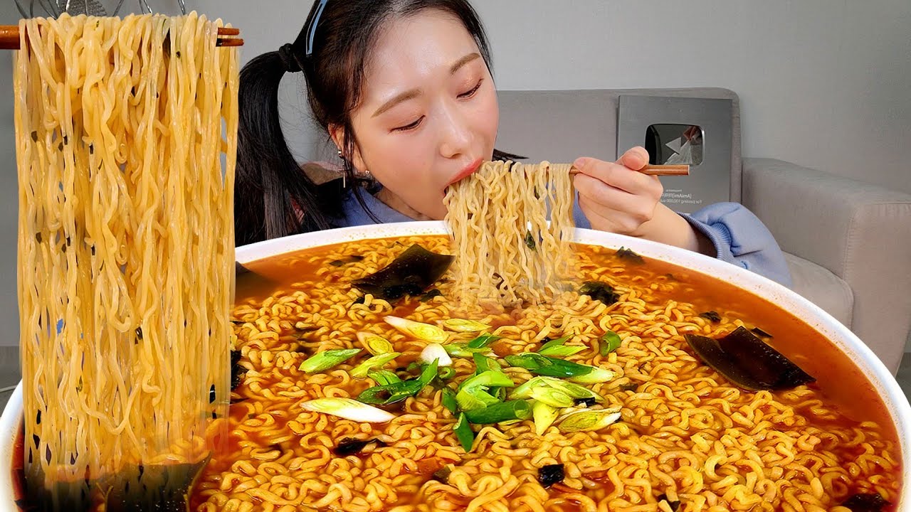 ASMR 너구리 라면 10개 리얼먹방 :) I'll eat 10 packs of ramen MUKBANG