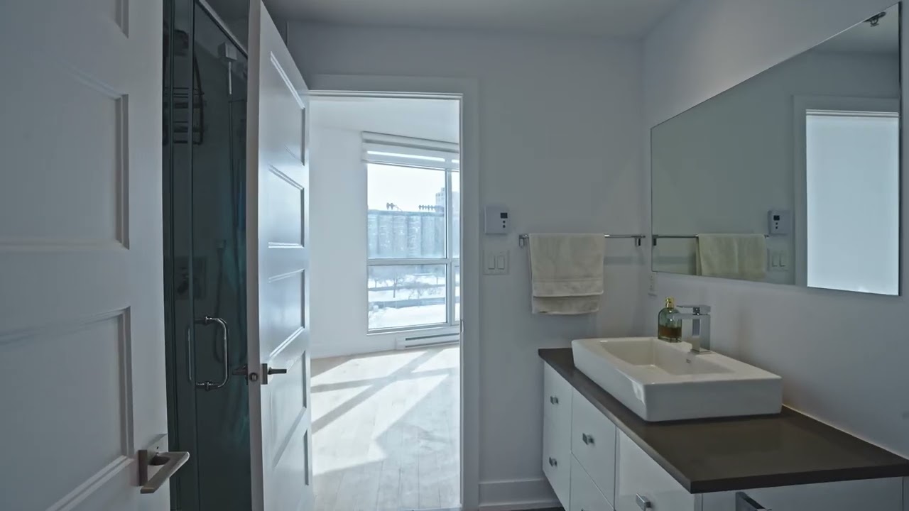 711 Rue de la Commune O. #502 Vieux-Montr&eacute;al &diams;️ ENGEL & V&Ouml;LKERS