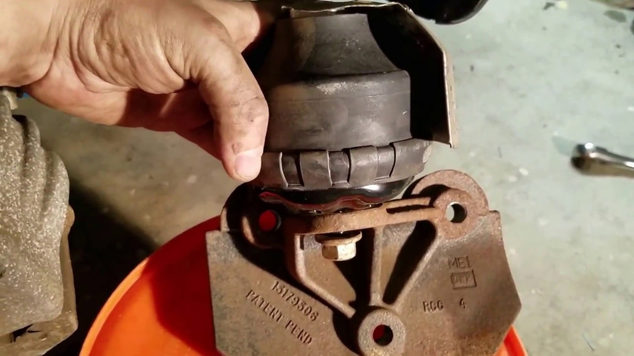 GMC Envoy, Chevy Trailblazer -  Motor Mount Replacement
