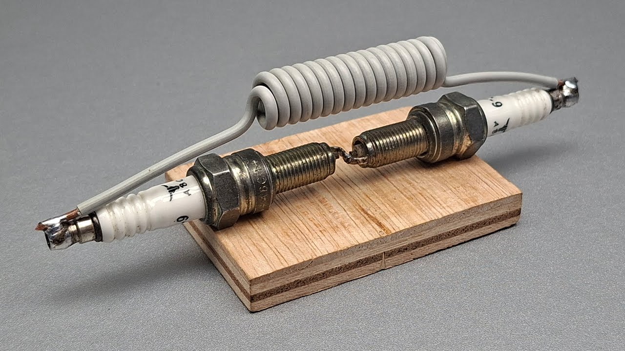 Amazing 220V Free Electric Generator with PVC Copper Wire using Two Spark Plug