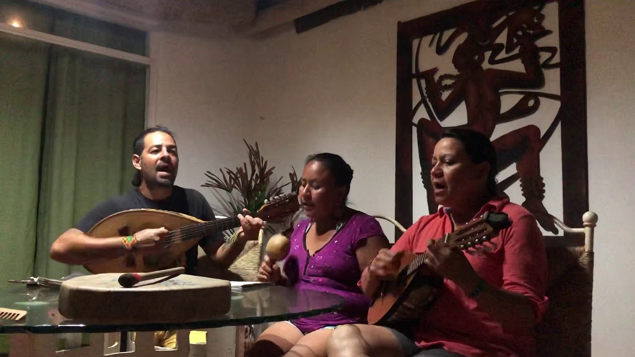Alabanza- Con licencia de Dios padre