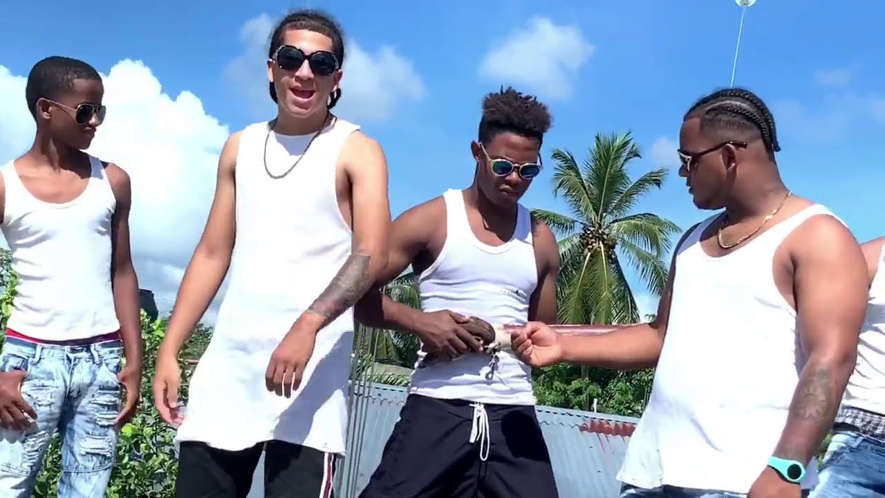EL GRUPO LA PECHUGA - PROHIBIDO BAÑARSE