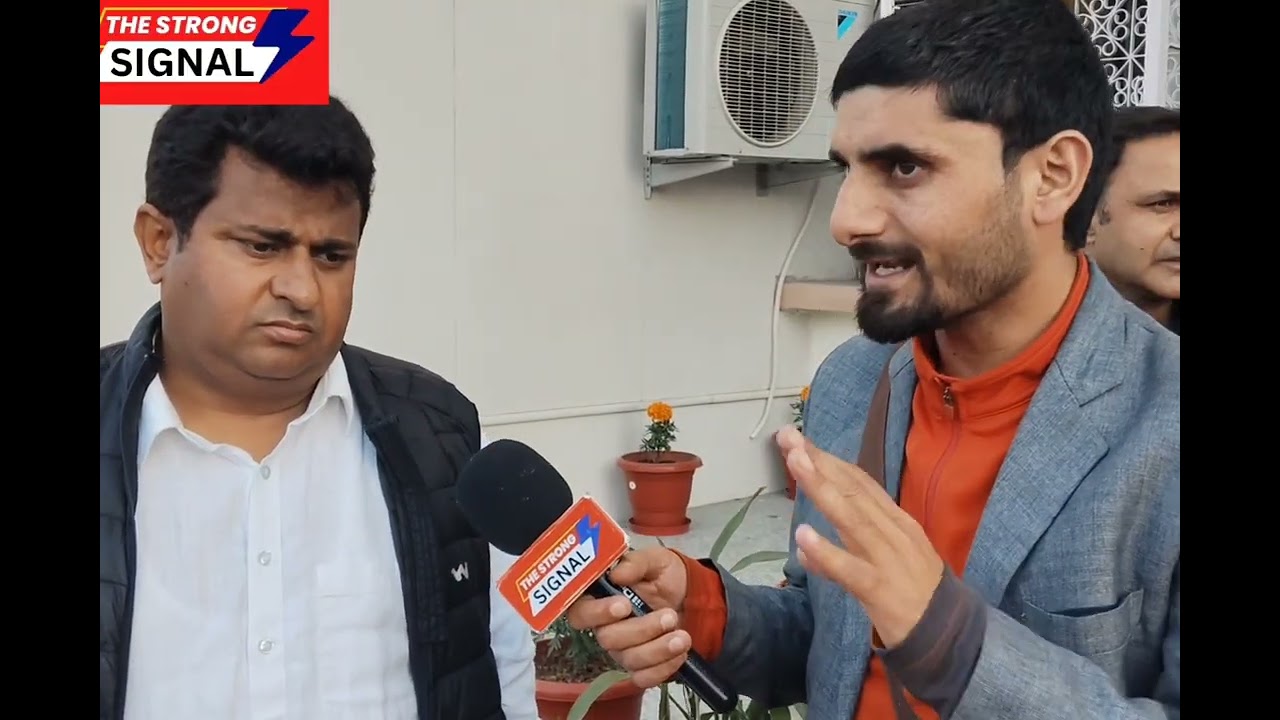 Vikram Randhawa neha kaha ke ninety percent land jo hai, Kashmiri ne encroach ki hai Jammu ke andar.