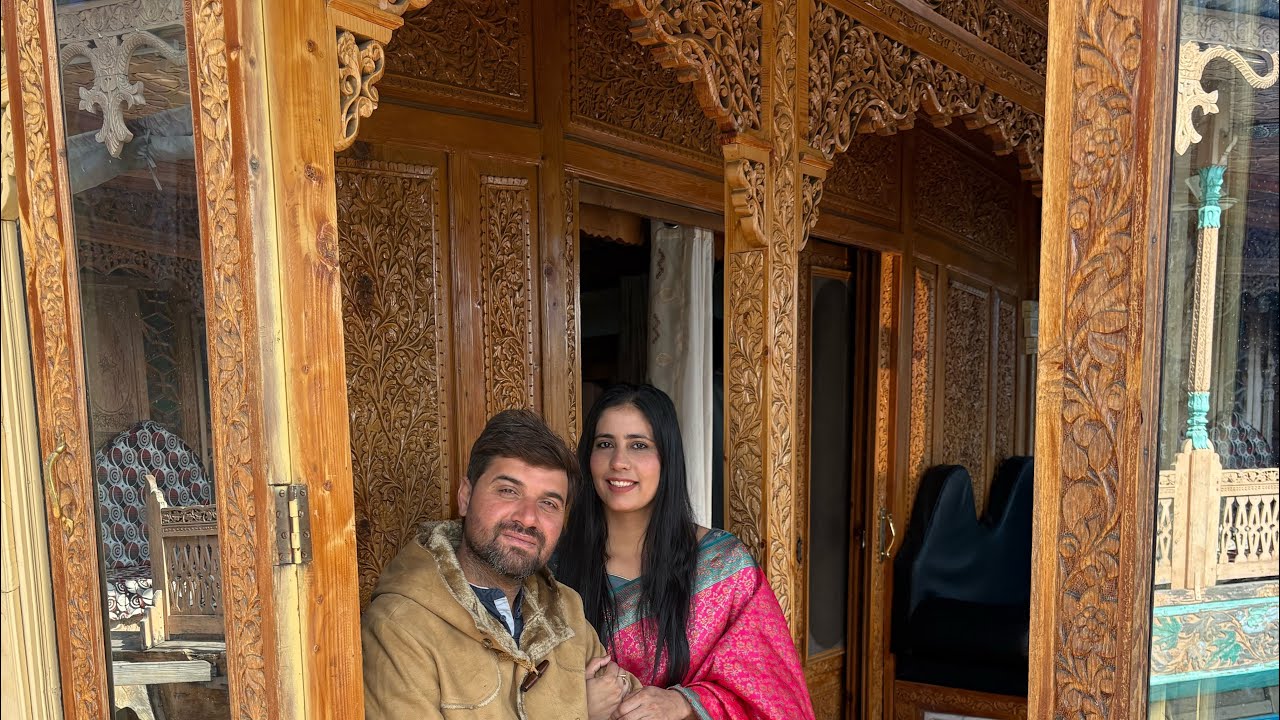 Hamara First Houseboat Stay Experience In Dal Lake Srinagar || Budget Friendly Houseboat ||Srinagar 